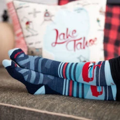 Darn Tough JR Skipper Midweight Ski Socks 7 Darn Tough JR Skipper Midweight Ski Socks -Race Place Ski Shop 2023 Darn Tough JR Midweight Ski Sock Skipper 3